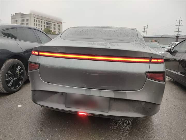 Фото 6 - XPeng P7