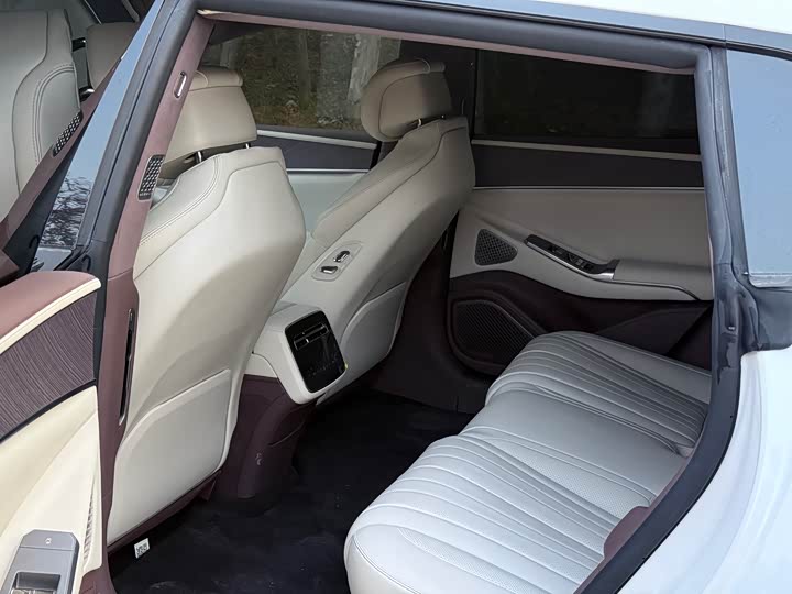 Фото 8 - Denza Z9GT