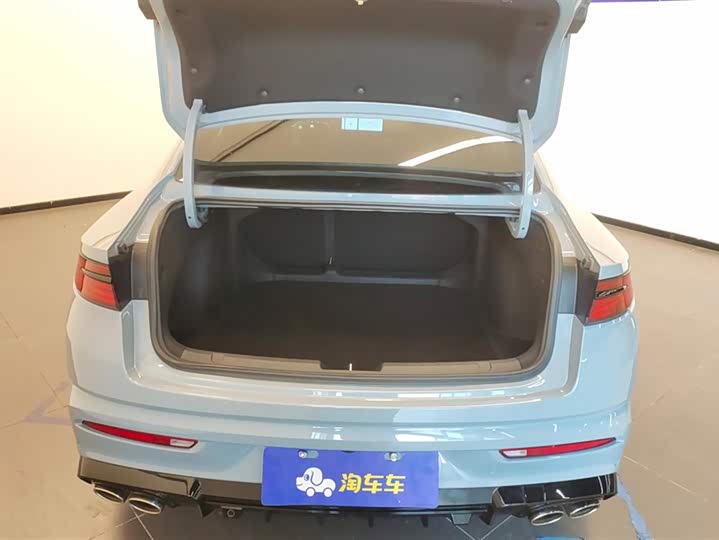 Фото 4 - Geely Preface