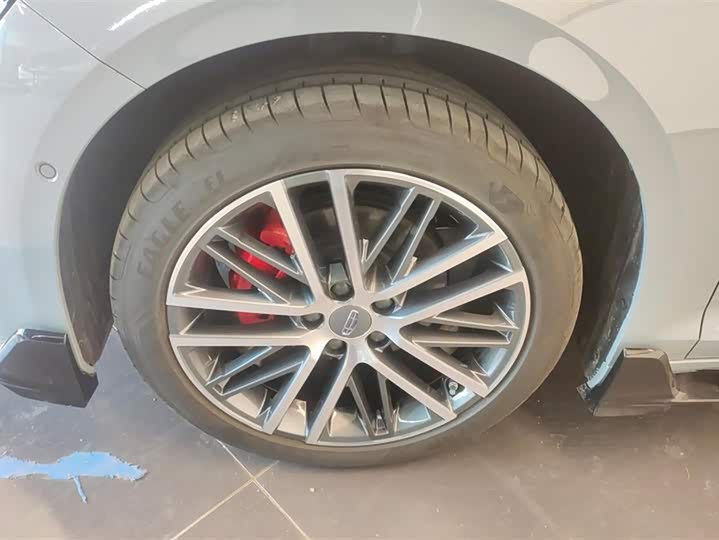 Фото 6 - Geely Preface