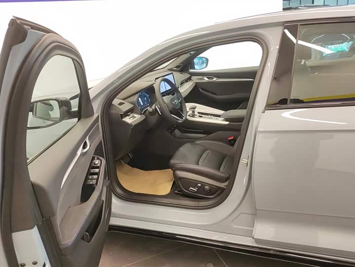 Фото 9 - Geely Preface