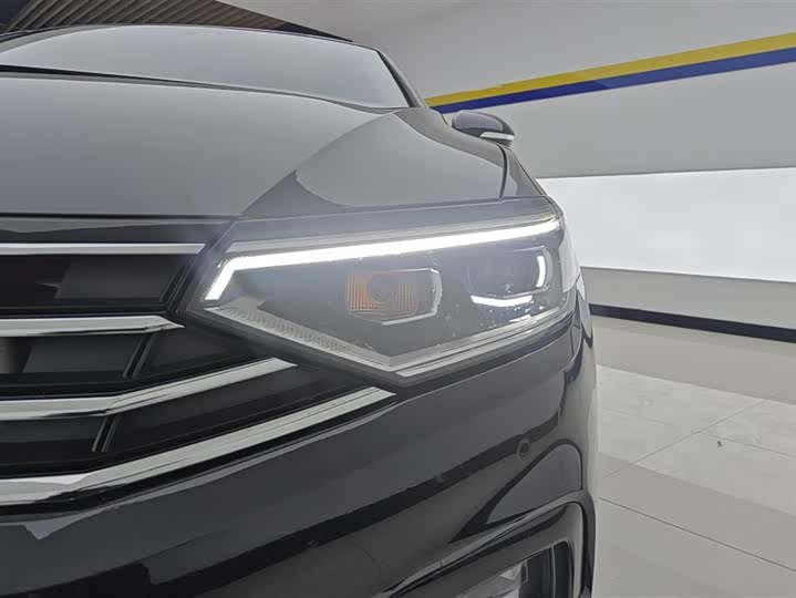 Фото 5 - Volkswagen Magotan