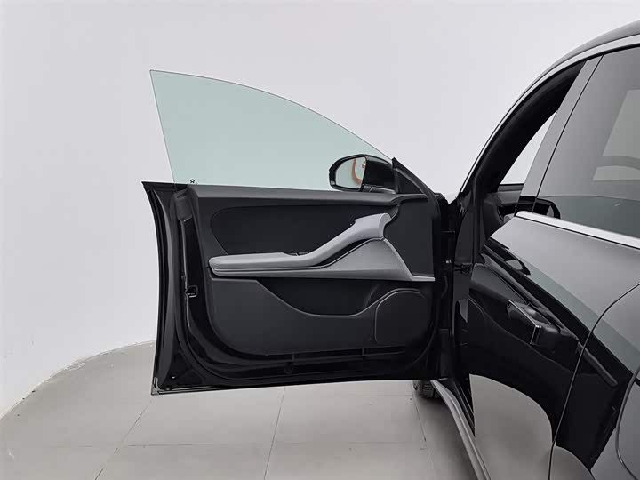 Фото 8 - Nio ET5T