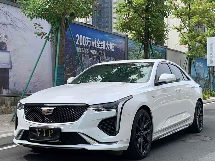 Фото 1 - Cadillac CT4