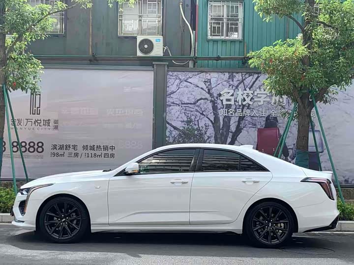 Фото 8 - Cadillac CT4