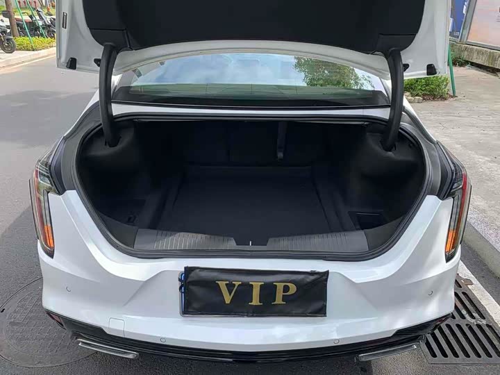 Фото 9 - Cadillac CT4