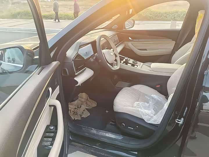 Фото 5 - Geely Monjaro