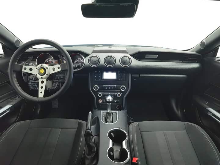 Фото 5 - Ford Mustang