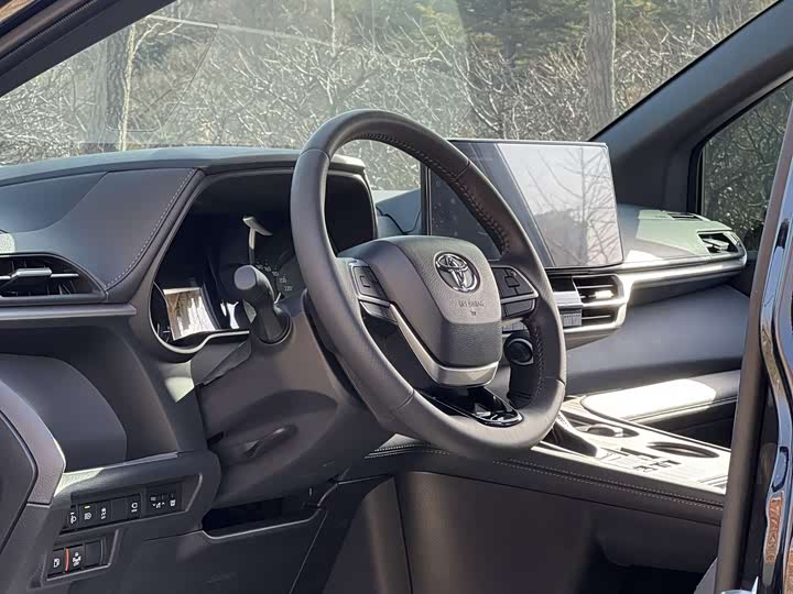 Фото 6 - Toyota Sienna