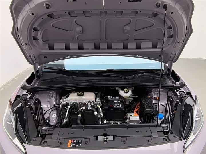 Фото 6 - MG Motor 4 EV