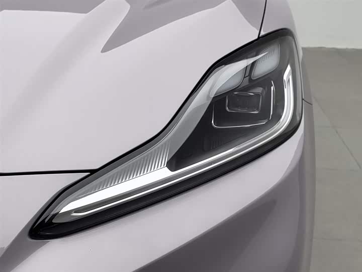 Фото 7 - MG Motor 4 EV