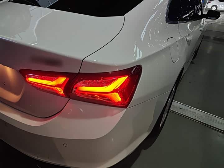 Фото 8 - Chevrolet Malibu XL