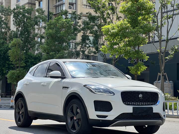 Фото 3 - Jaguar E-Pace