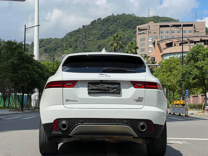 Фото 5 - Jaguar E-Pace