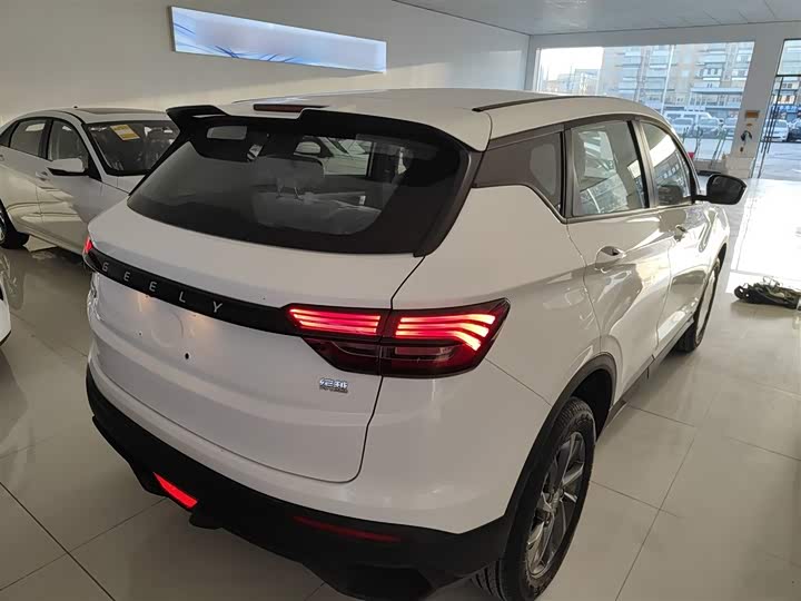 Фото 7 - Geely Coolray