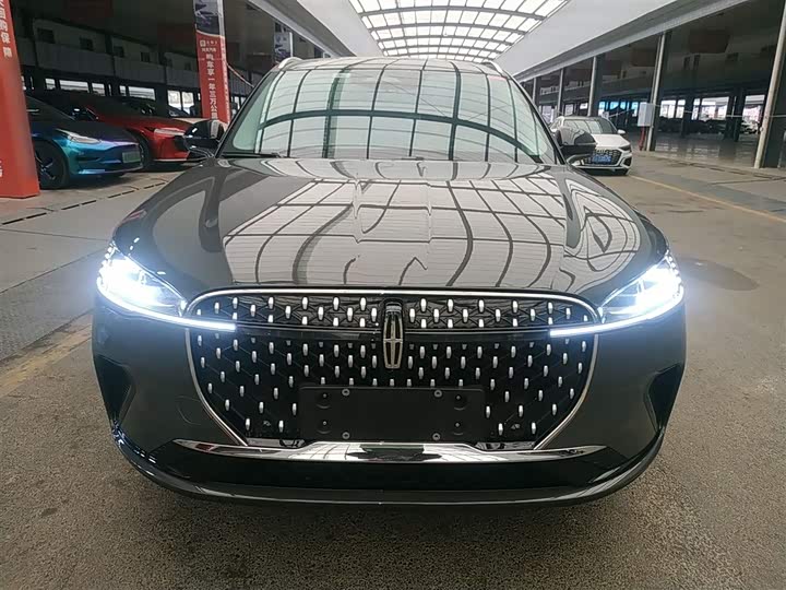 Фото 3 - Lincoln Corsair