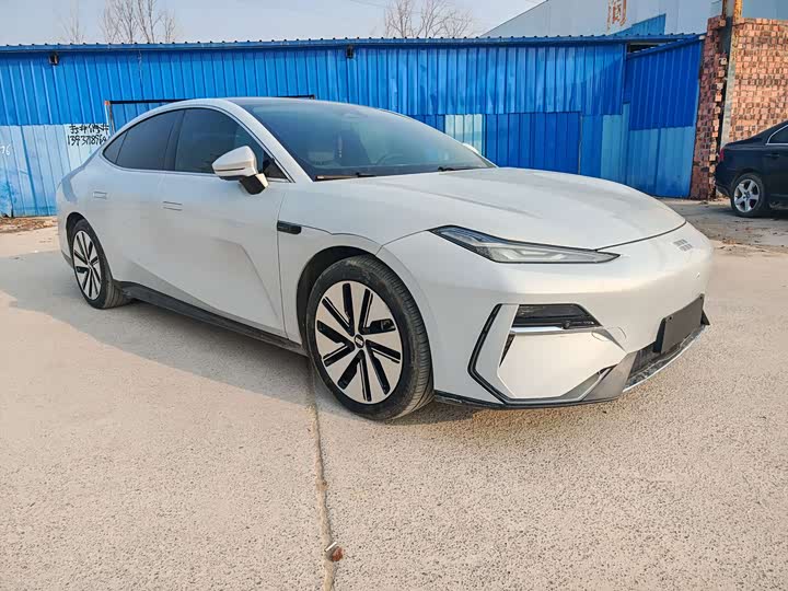 Фото 3 - Geely Galaxy E8