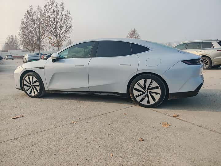 Фото 5 - Geely Galaxy E8