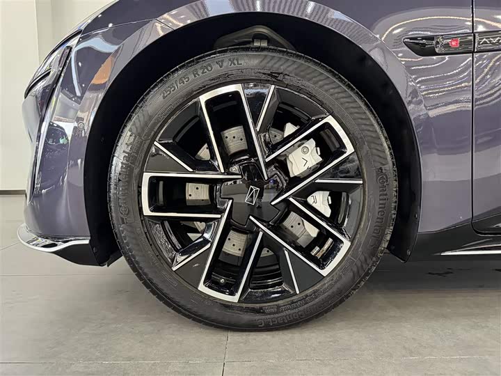 Фото 8 - Avatr 06