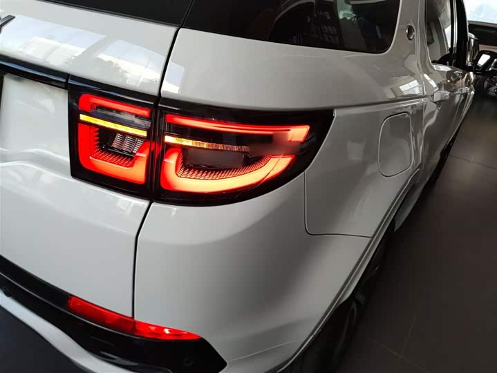 Фото 8 - Land Rover Discovery Sport