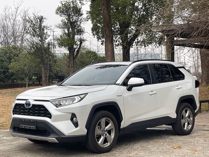 Фото 3 - Toyota RAV4