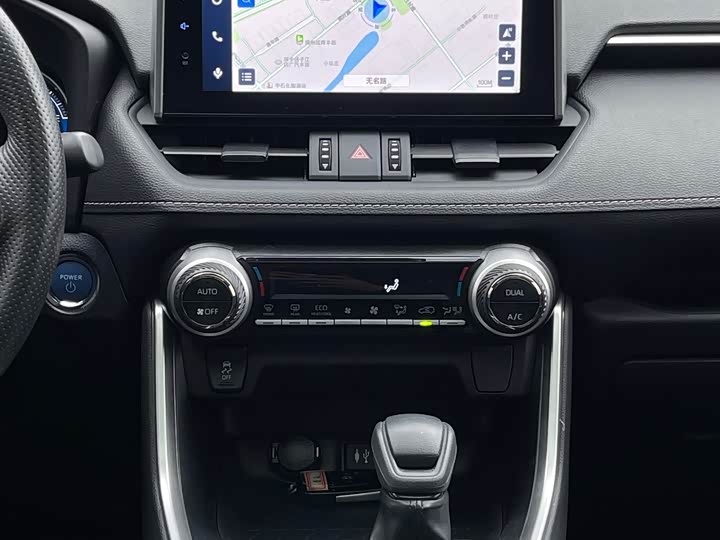 Фото 6 - Toyota RAV4