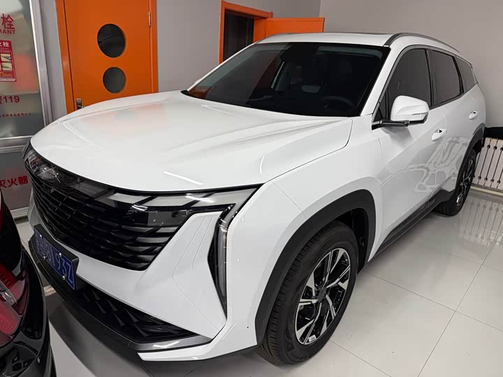 Фото 1 - Geely Atlas L