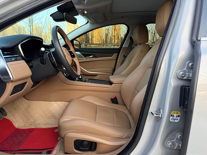 Фото 4 - Jaguar XF L