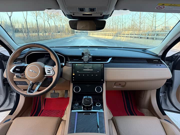 Фото 6 - Jaguar XF L