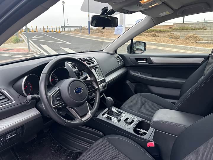 Фото 8 - Subaru Legacy Sport