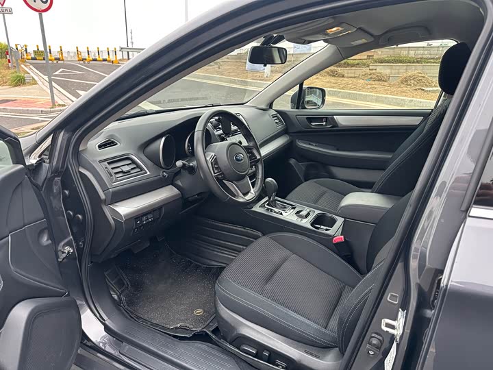 Фото 9 - Subaru Legacy Sport