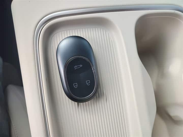 Фото 9 - Nio ES6