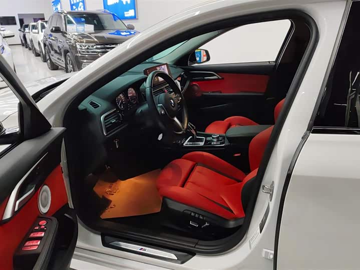 Фото 9 - BMW 1 Series