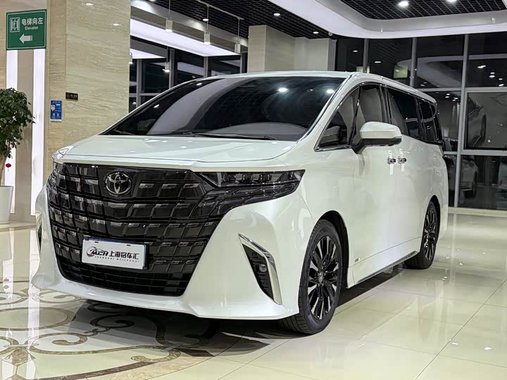 Фото 1 - Toyota Alphard
