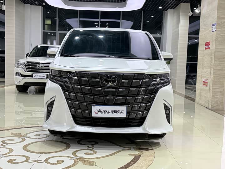 Фото 2 - Toyota Alphard