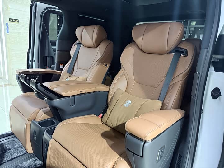 Фото 6 - Toyota Alphard