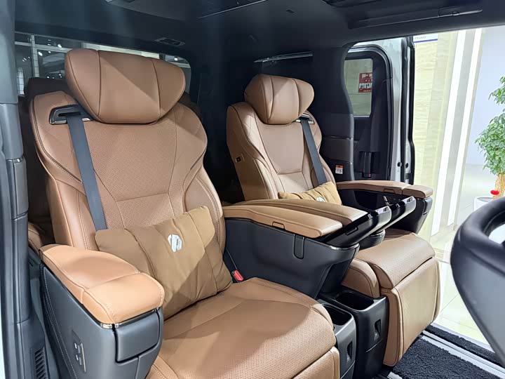 Фото 8 - Toyota Alphard