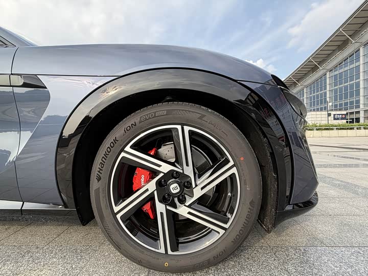 Фото 9 - Xiaomi YU7