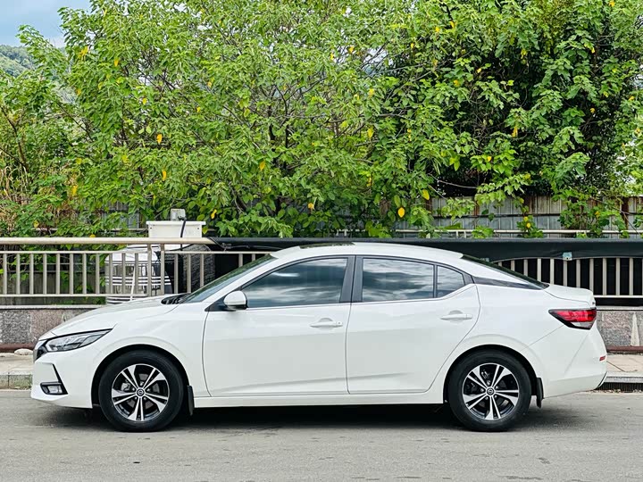 Фото 3 - Nissan Sylphy