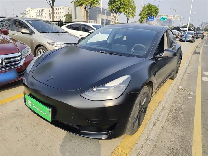 Фото 1 - Tesla Model 3