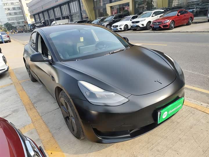 Фото 4 - Tesla Model 3