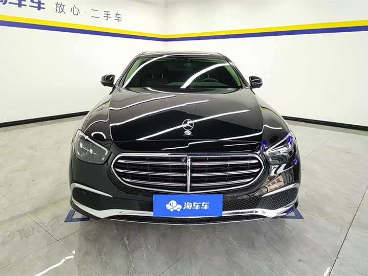 Фото 2 - Mercedes-Benz E-Class