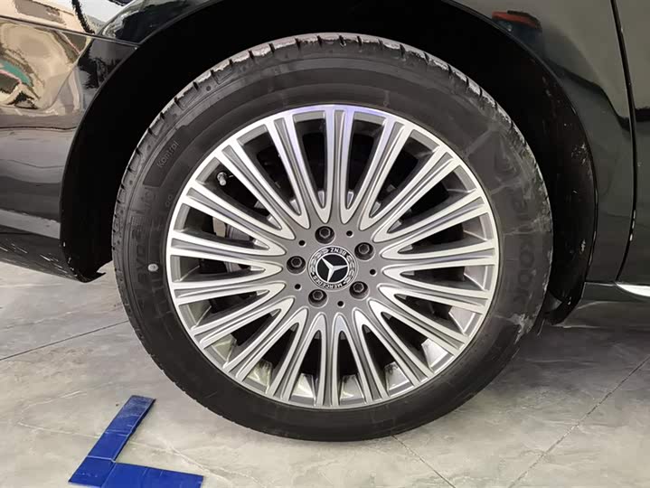 Фото 6 - Mercedes-Benz E-Class