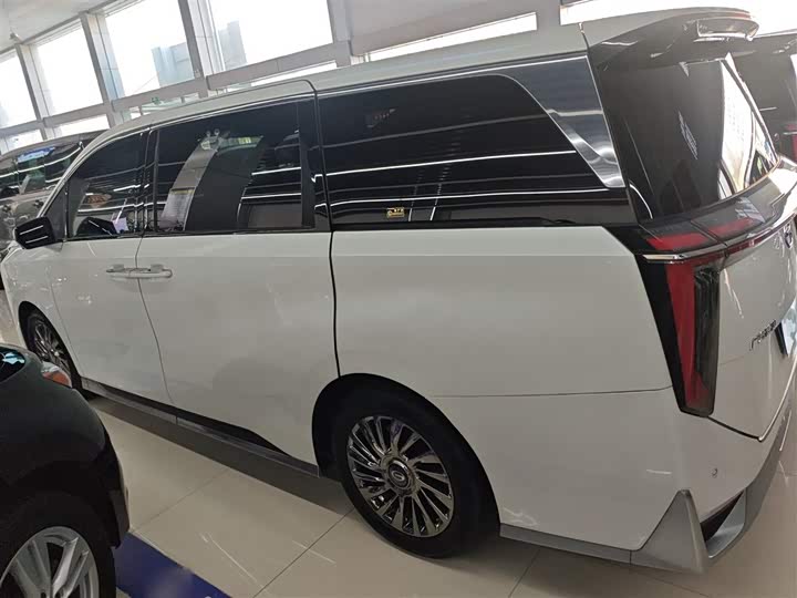 Фото 5 - GAC Trumpchi M8