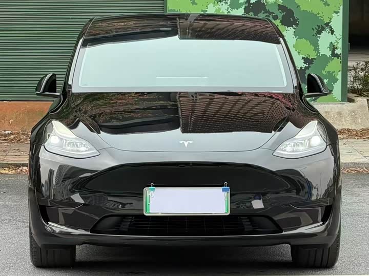 Фото 2 - Tesla Model Y
