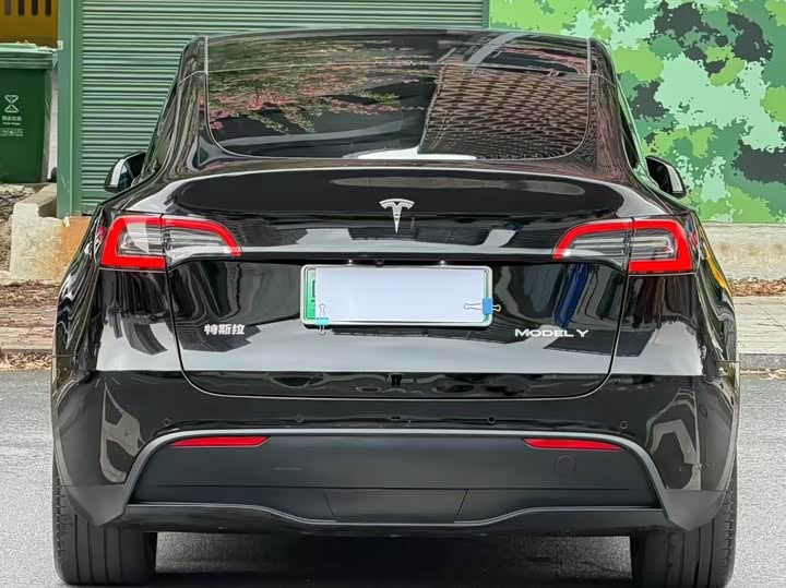 Фото 8 - Tesla Model Y