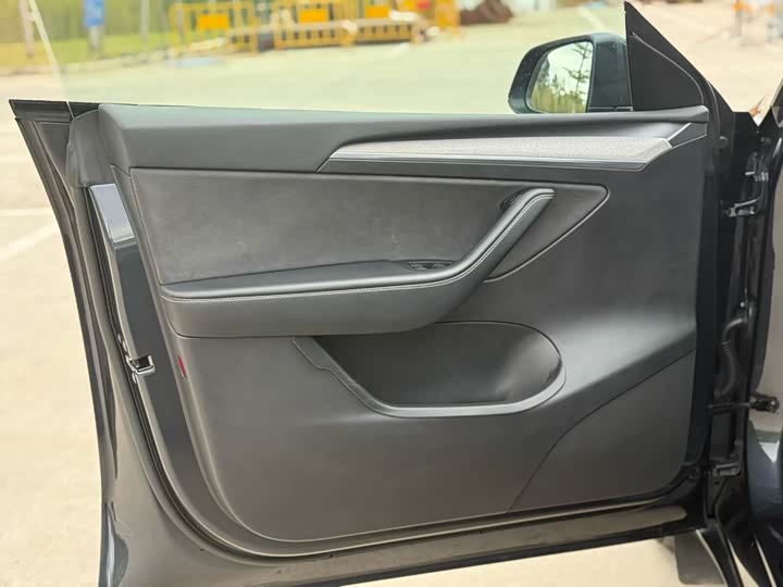 Фото 9 - Tesla Model Y