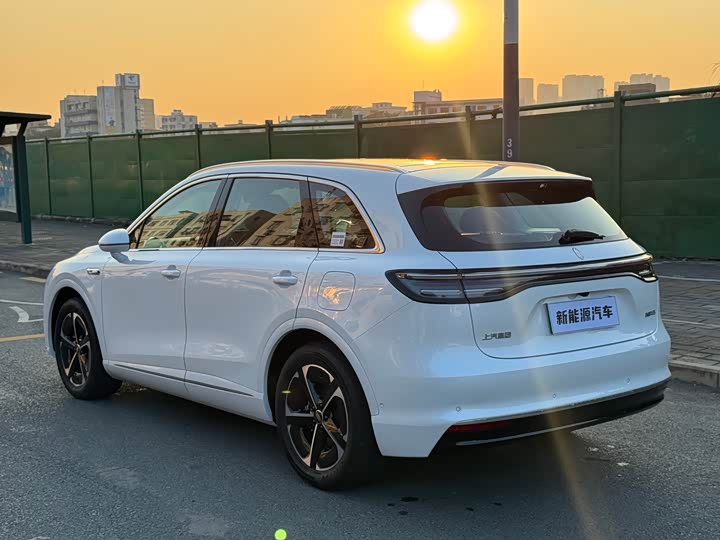 Фото 4 - Shangjie (Huawei × SAIC) H5