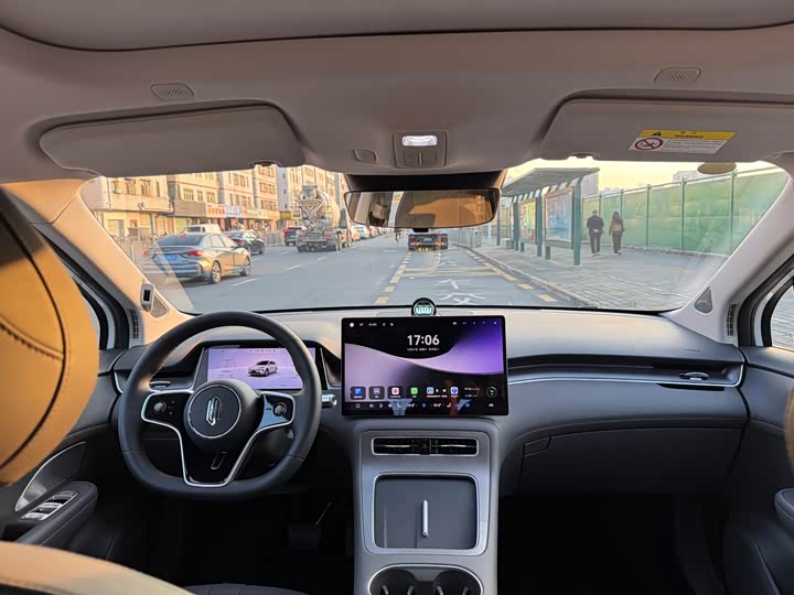 Фото 6 - Shangjie (Huawei × SAIC) H5