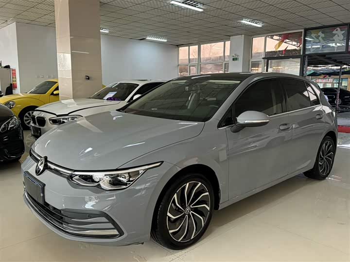 Фото 2 - Volkswagen Golf